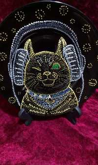 Декоративная тарелка "Любознательный кот", ручная роспись.