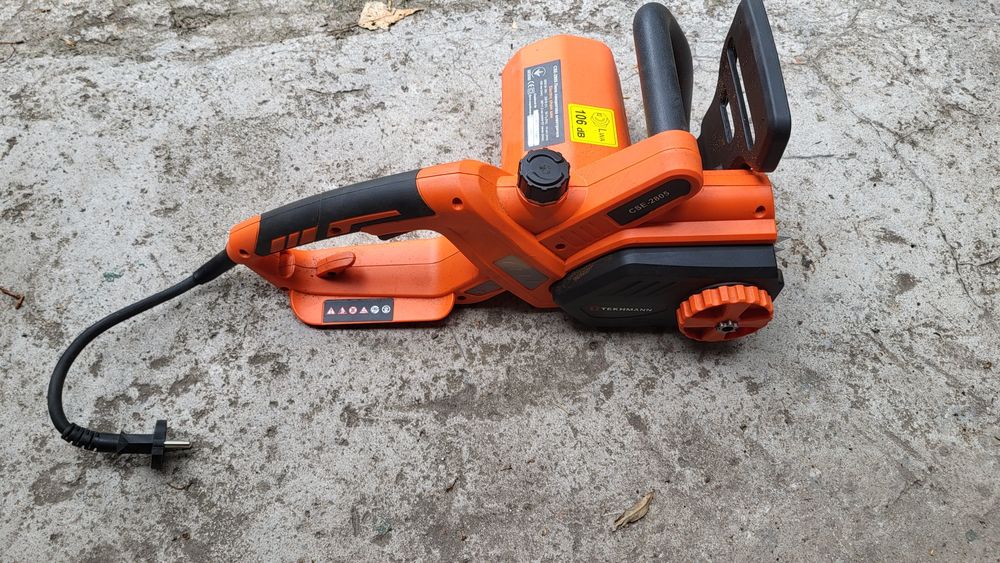 Електропила Tekhmann CSE-2805