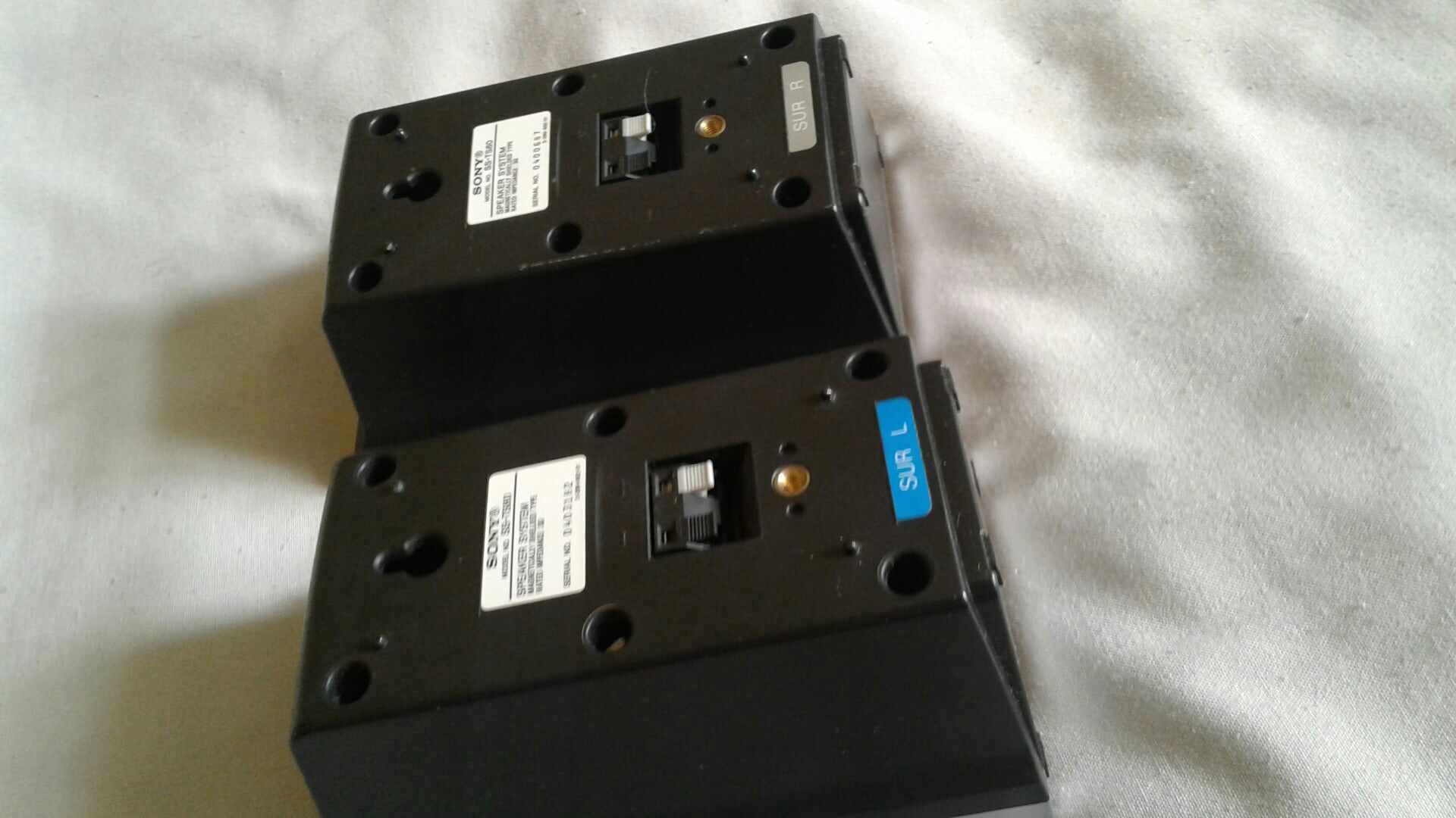 Две колонки Sony Speaker System3 Om