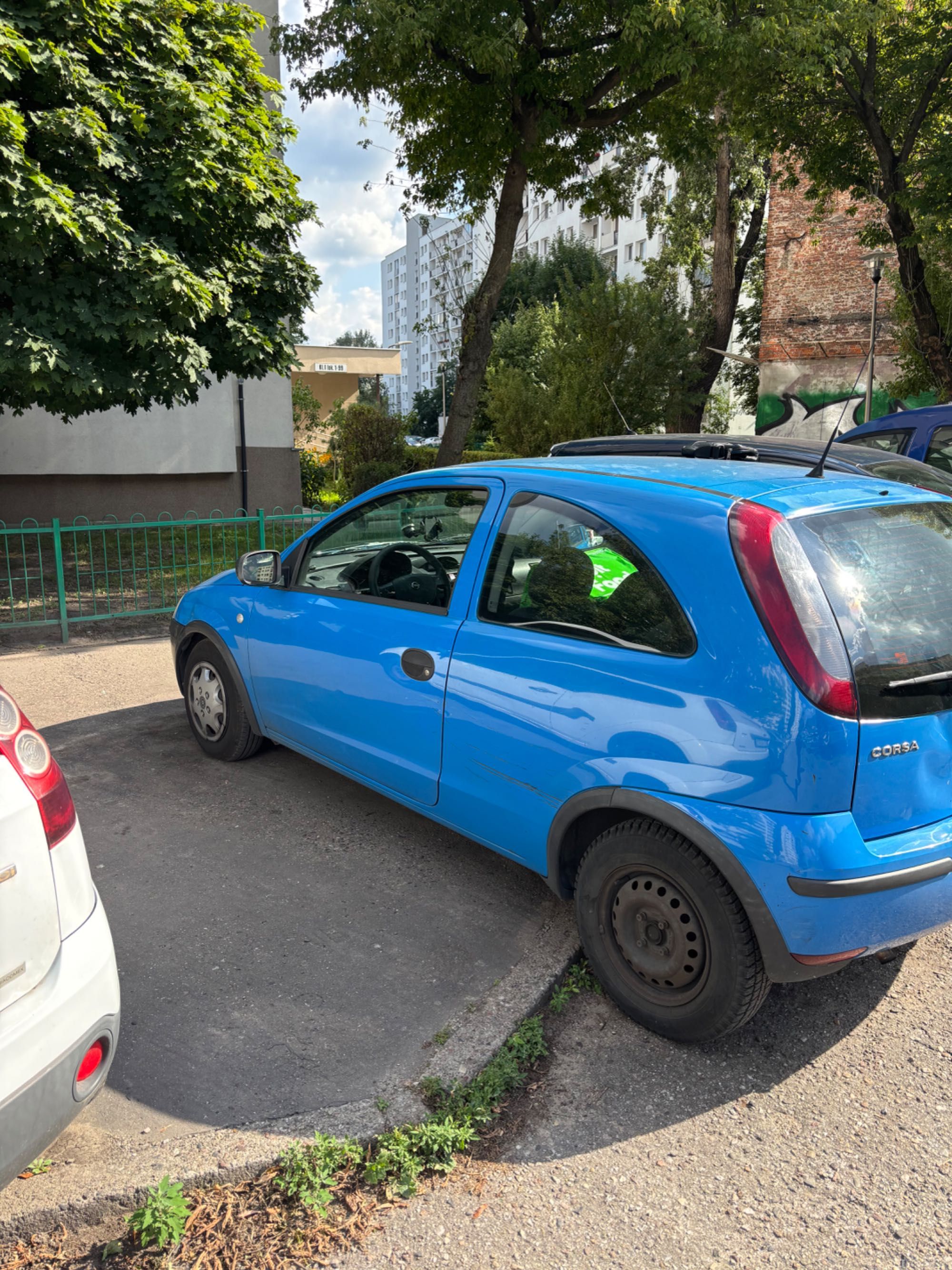 Opel corsa 2004 .
