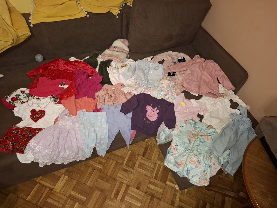 Paka ciuszki dla dziewczynki 74 kurtki koszulki body bluzy sukienki