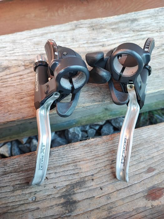 Klamkomanetkami rowerowe Shimano Deore XT M737 3x8 canti Retro MTB