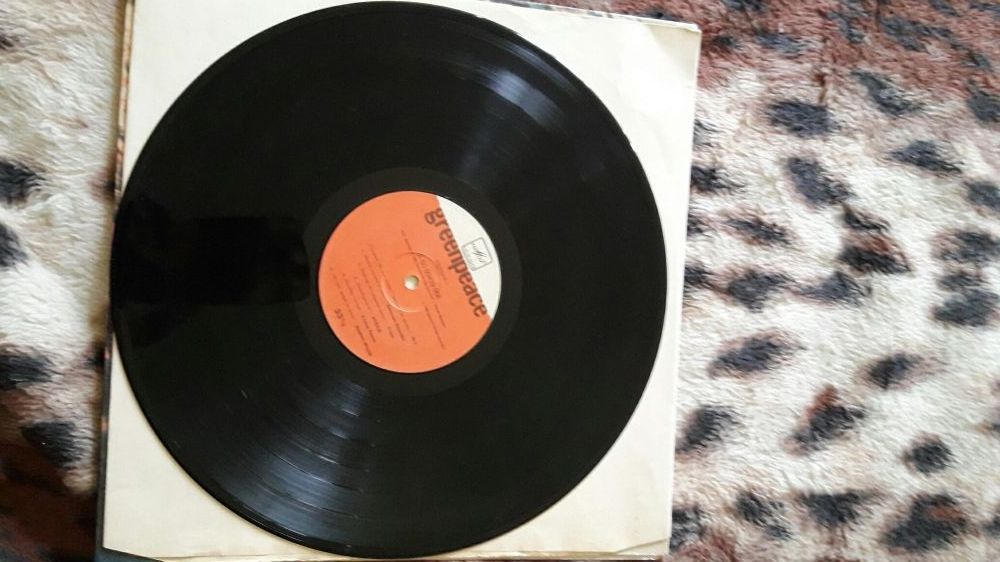 ВИНИЛОВАЯ пластинка Greenpeace, в упаковке родной, коллекционная вещь