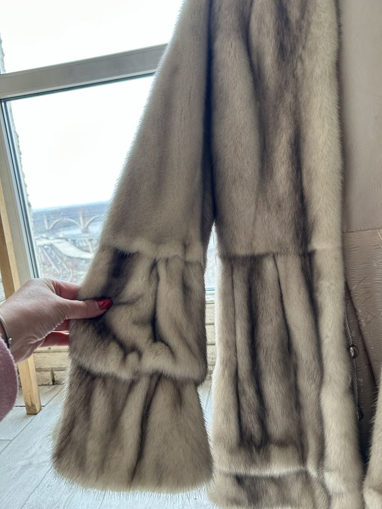 Продам норковую шубу s/m