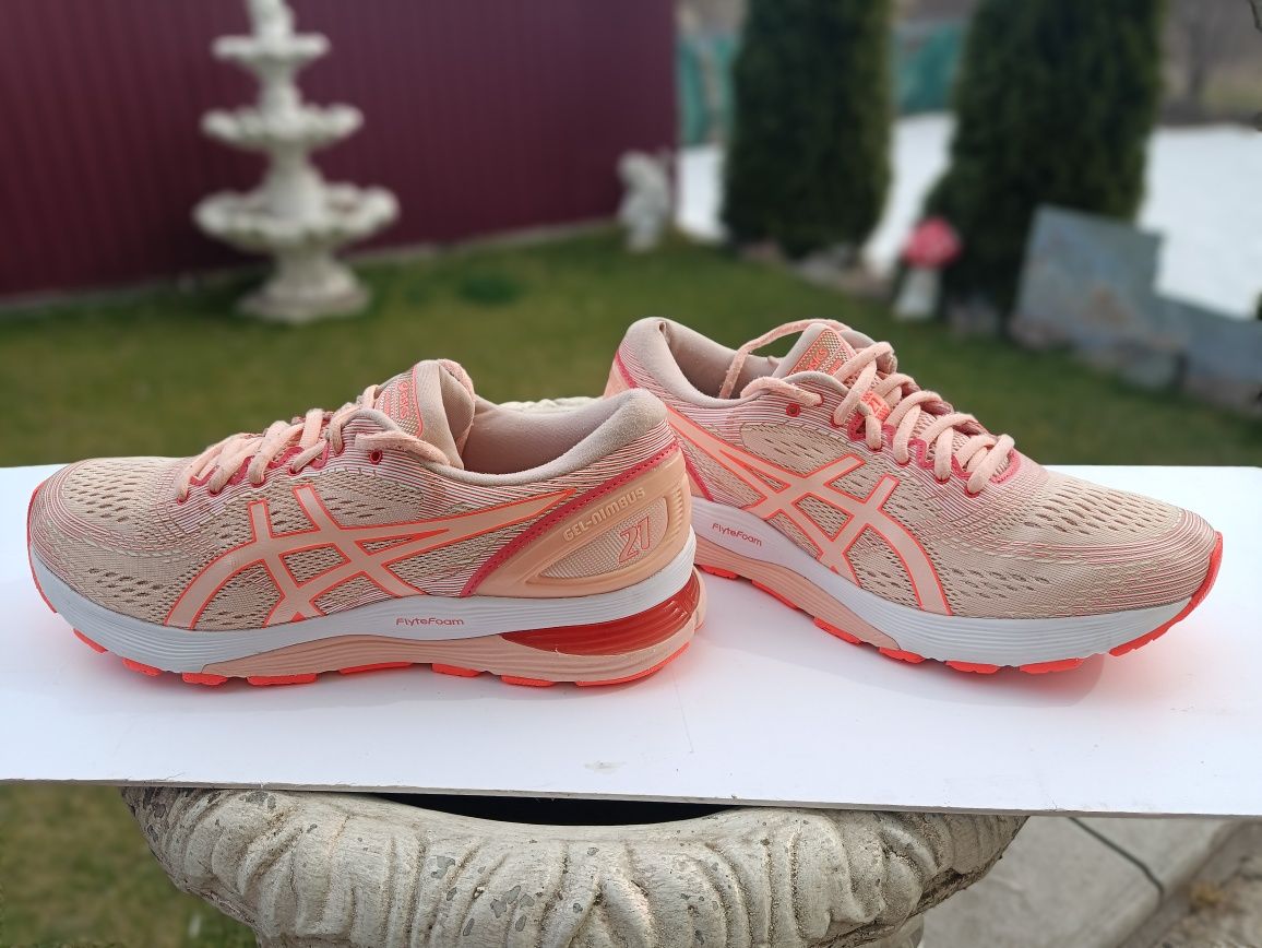 Продам кросівки Asics gel-nimbus 21