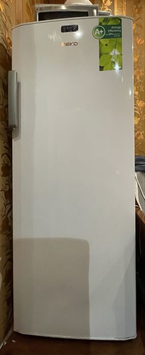 Морозильна камера Беко