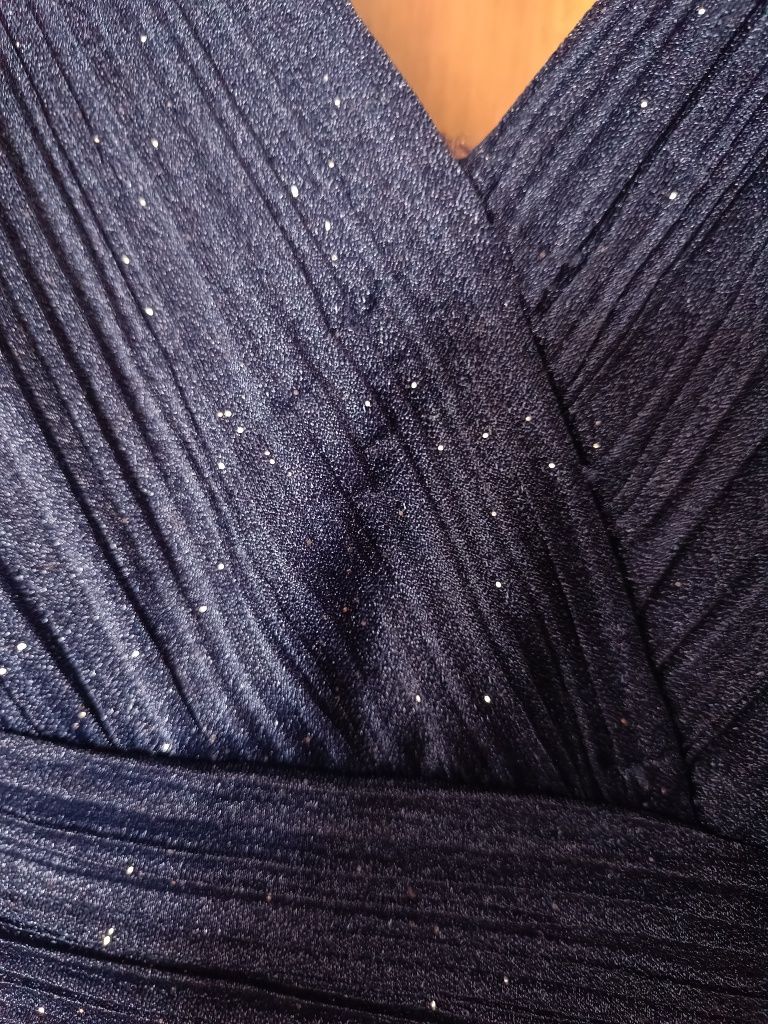 Vestido de cerimónia novo azul marinho com brilhantes.