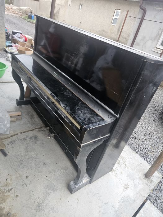 Піаніно Україна продам