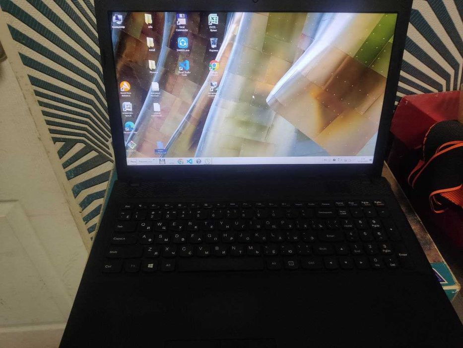 Продам НоутБук Lenovo 20240