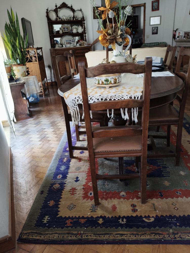 Mesa em madeira + 6 cadeiras
