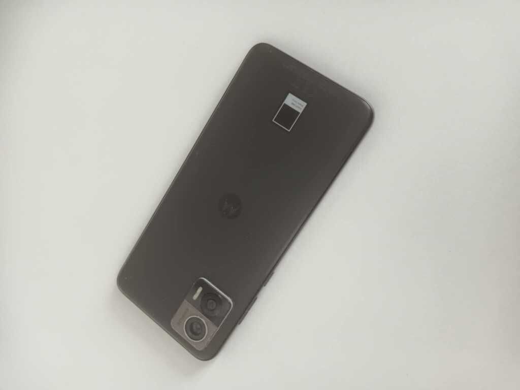 telefon motorola edge 30 neo 8/128GB OLED