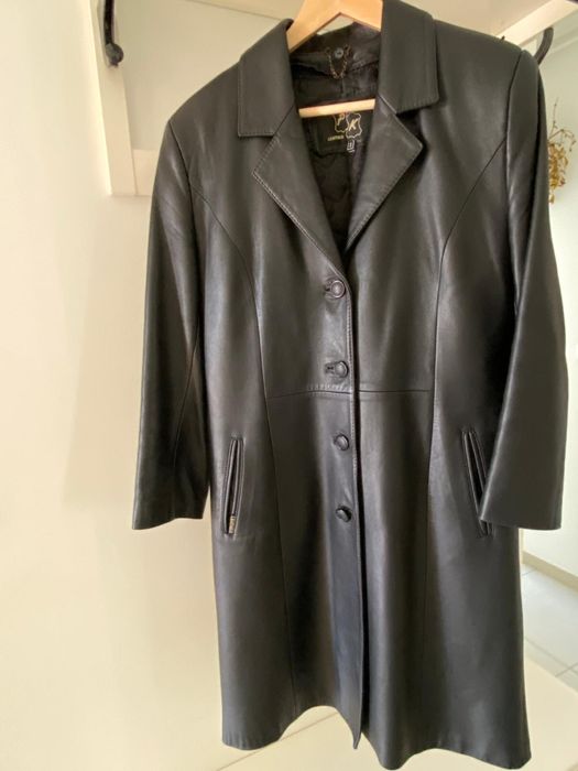 Długa czarna skóra damska