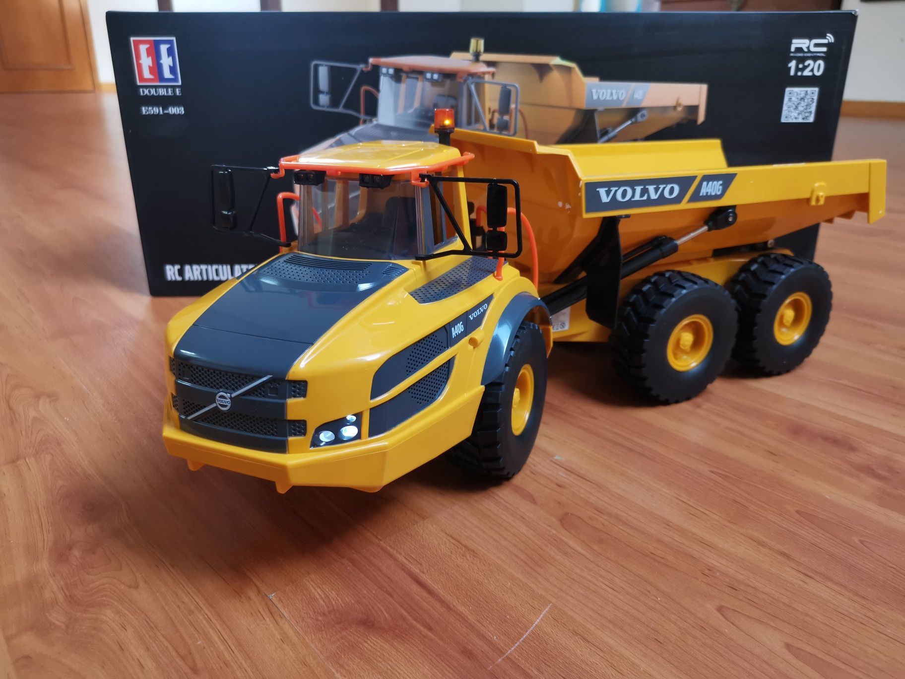 Camião RC Volvo A40G articulado basculante E591 Double E 1:20