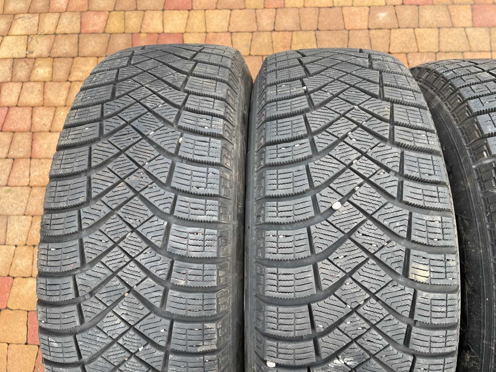3736. Koła zimowe Ford Kuga III Escape 5x108 225/60/18 Pirelli 8mm