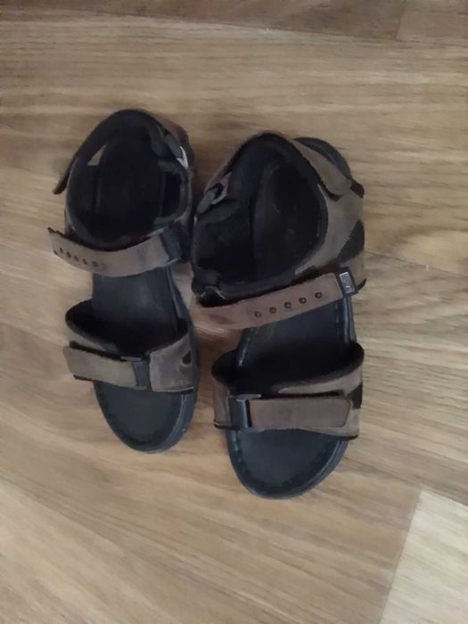 Сандалі на підлітка