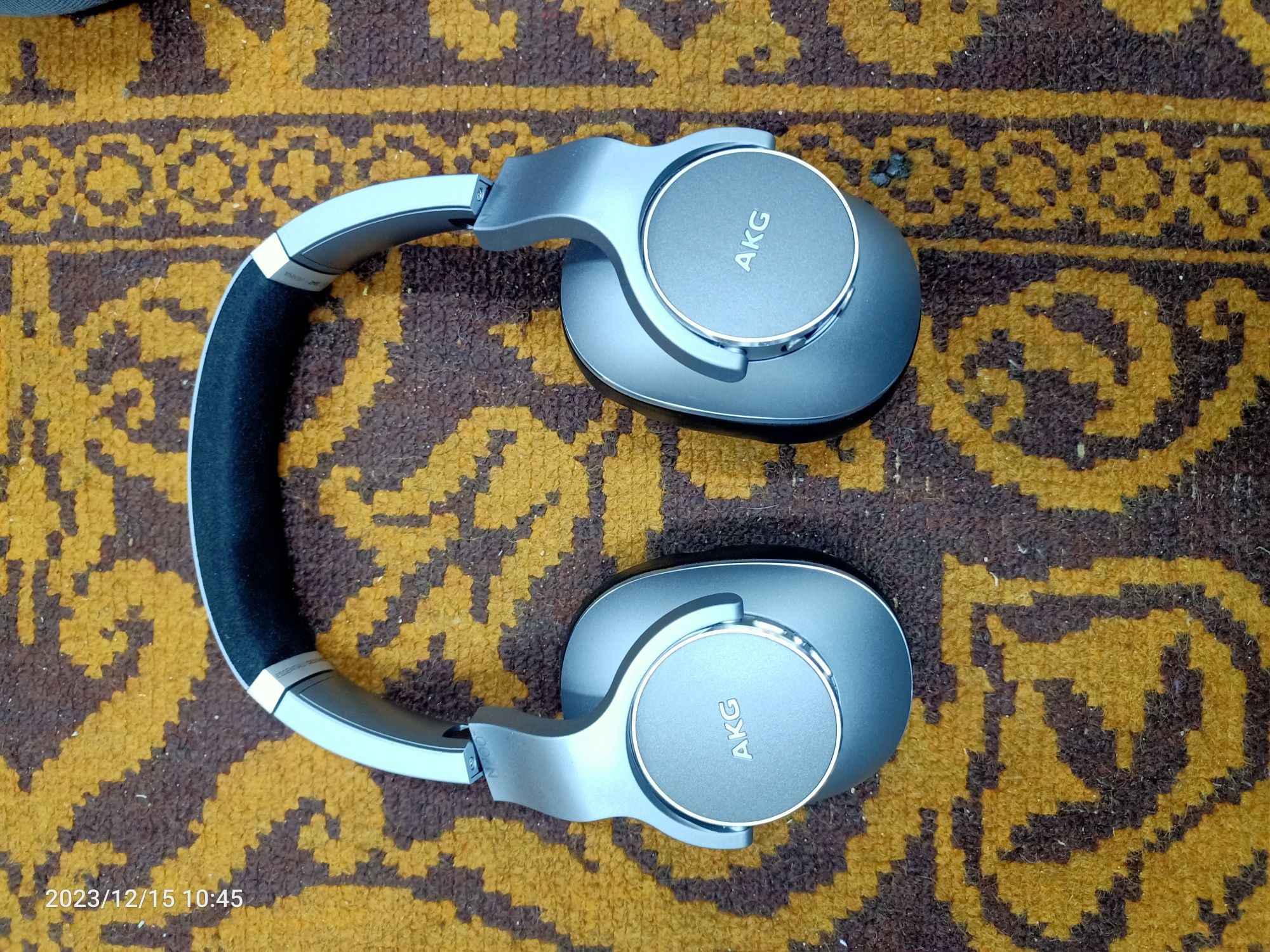 Słuchawki bezprzewodowe AKG 700NC