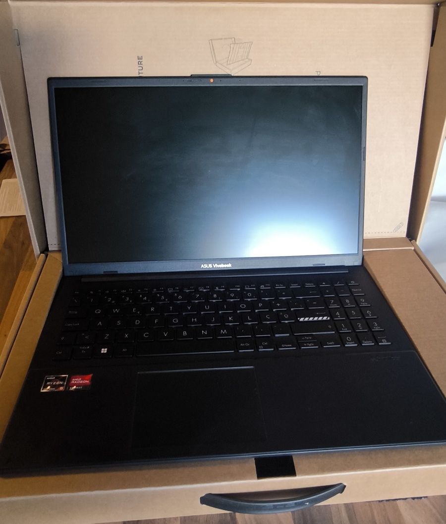 Computador ASUS com 3 Meses