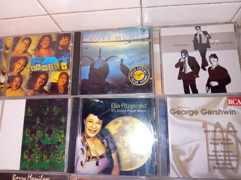 Conjunto de 24 Cds Originais Música Diversa