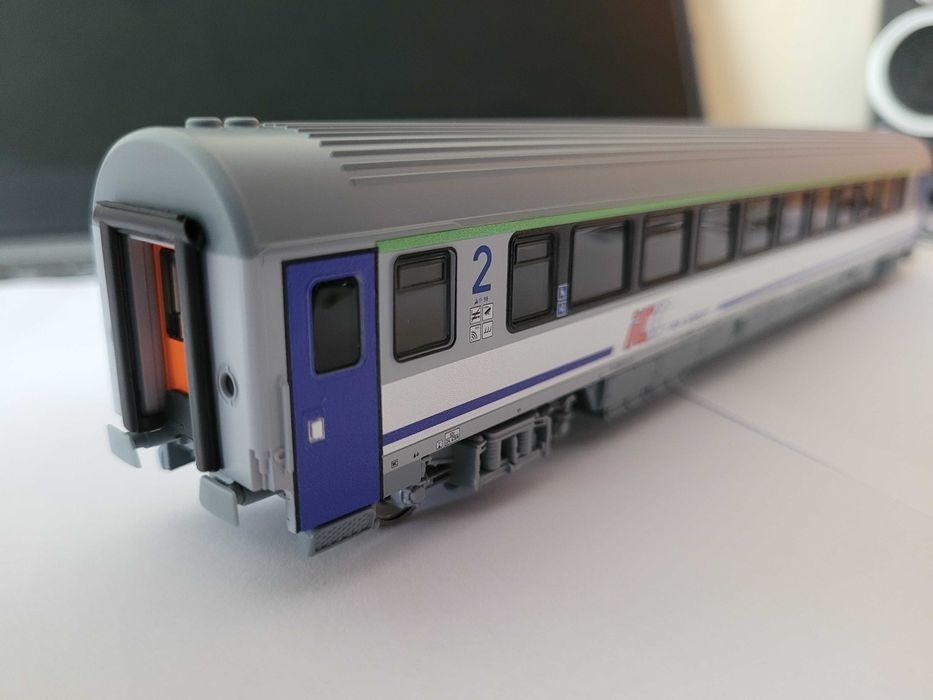 Wagon IC 2kl PIKO H0