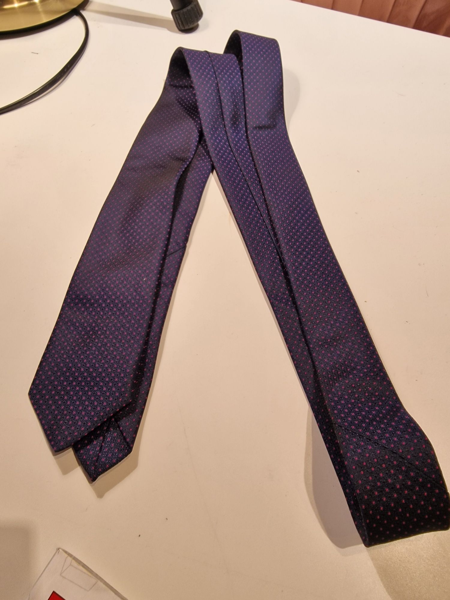 Krawat w kropki fioletowy