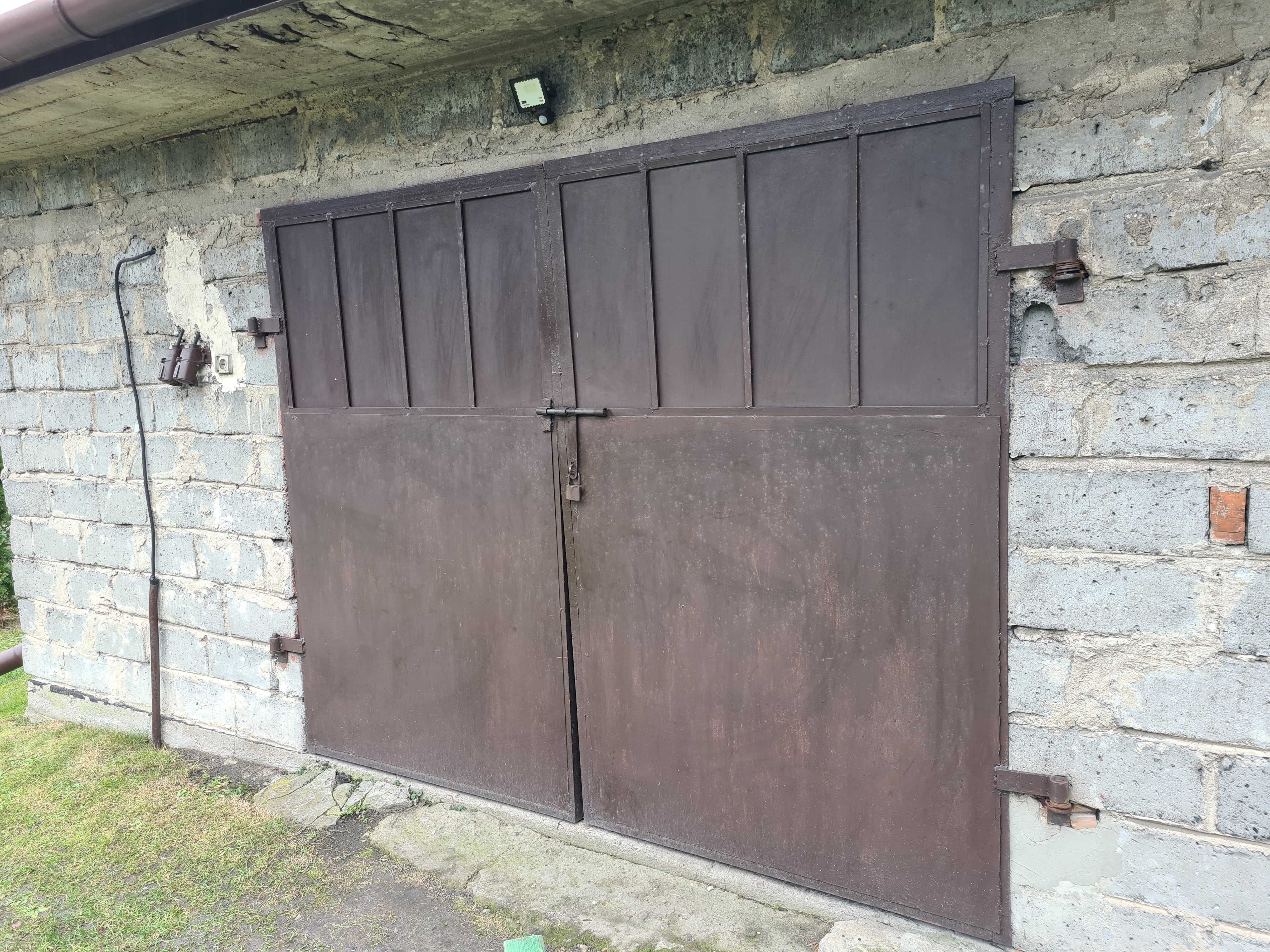 Drzwi stalowe garażowe dwuskrzydłowe