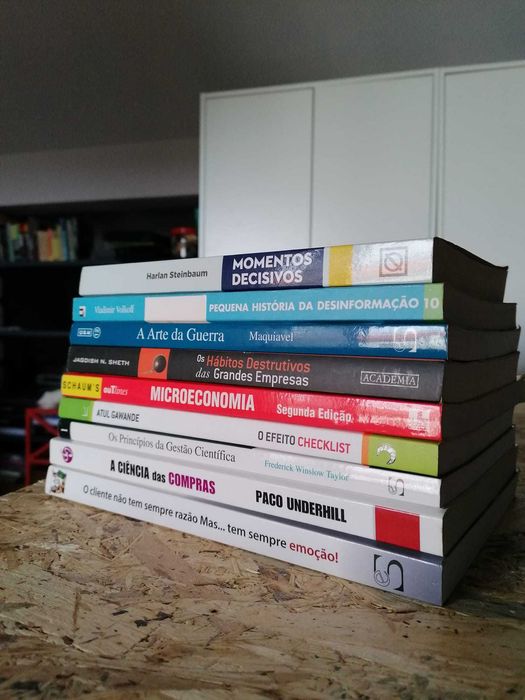 Vários livros em excelente estado