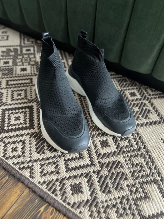 Кросівки чоловічі 42