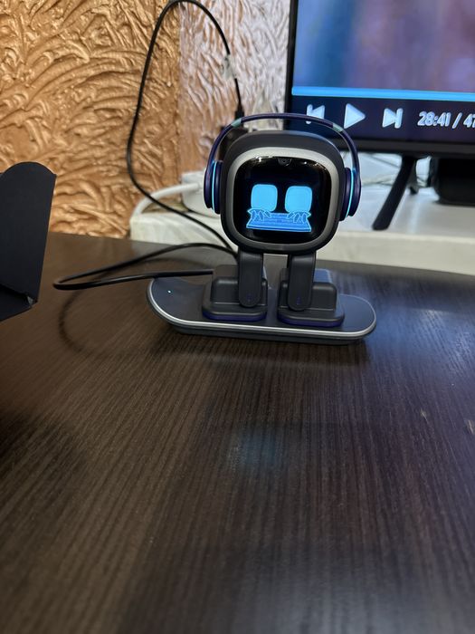 Продам розумний Robot Emo