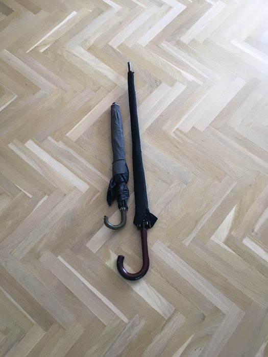 bardzo duży parasol męski czarny automatyczny uszkodzony+ mnieszy