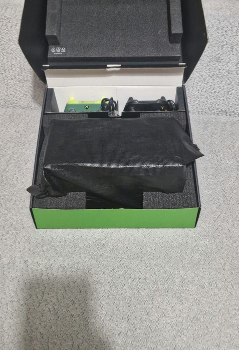 Xbox Series X 1TB | Stan idealny | Pad, Cyberpunk 2077 GRATIS | Sosnow