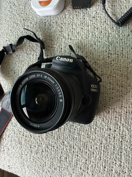 Canon EOS 1200D + Lente 18-55mm + Bolsa e carregador