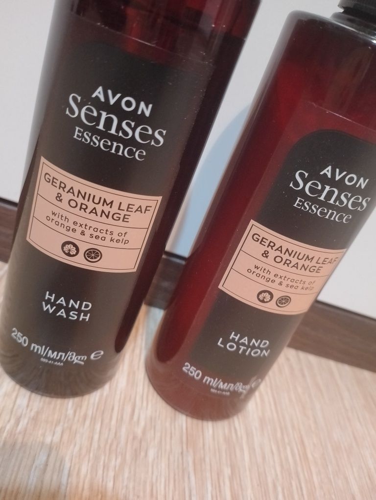 Zestaw balsam do ciała i mydło do rąk 250 ml Avon