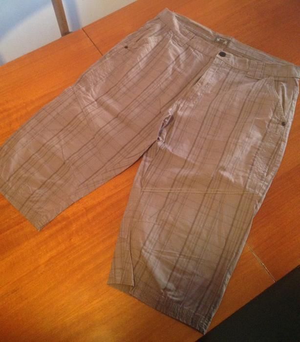 Calções de homem cinza com riscas - M