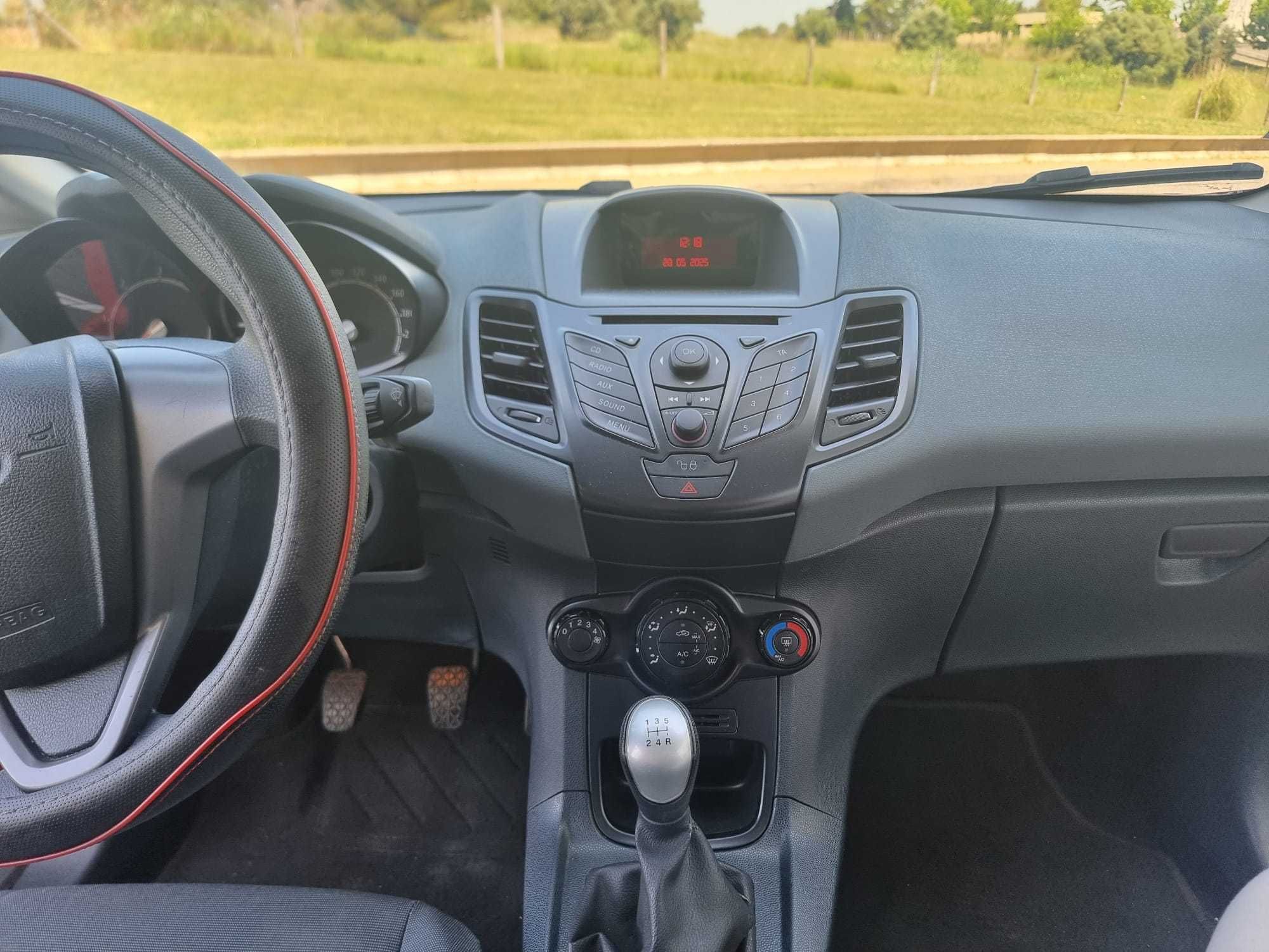 Carro FORD Fiesta 1.4 TDCi 5L Gasoleo