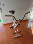 Bicicleta estática de ginástica