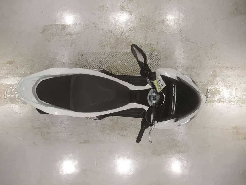 Максі скутер Honda PCX 150 KF18 з документами без пробігу Україною