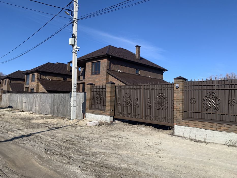 Продам дім коттедж з цегли 235  кв 4 кім з опаленням Гнідин Гнедин