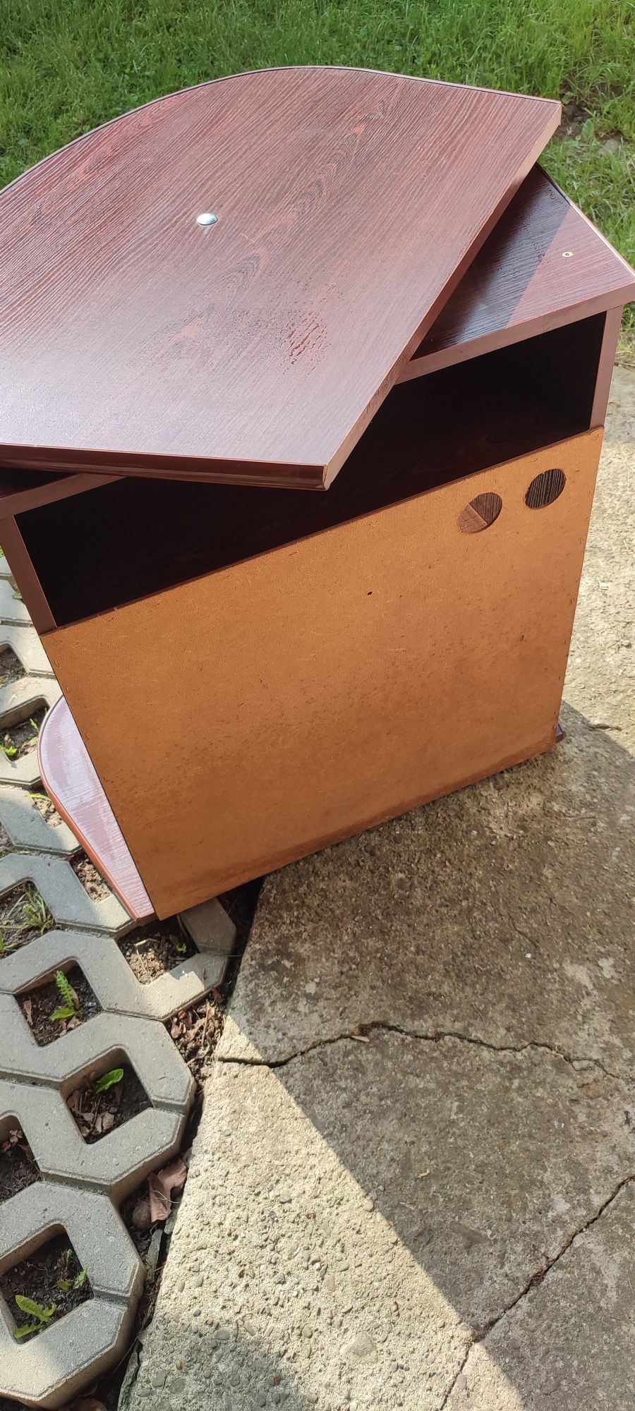 Stolik pod telewizor