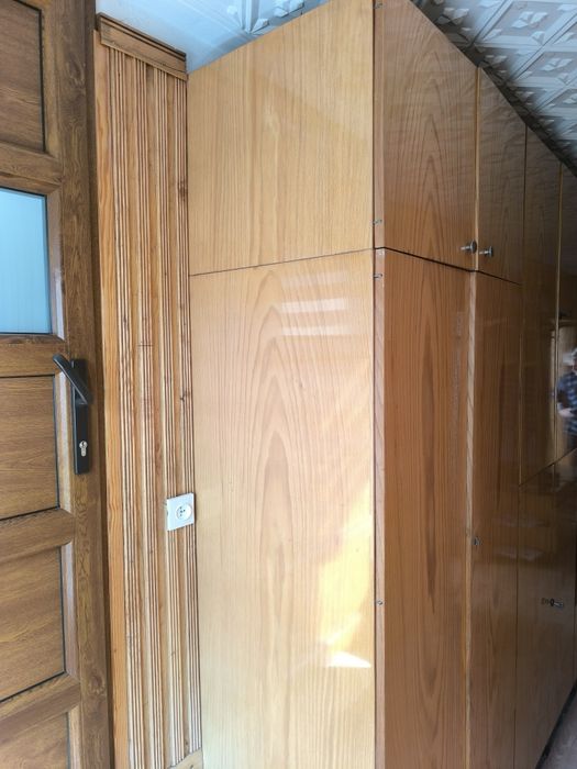 Oddam szafę fornirowana lakierowaną na wysoki połysk
