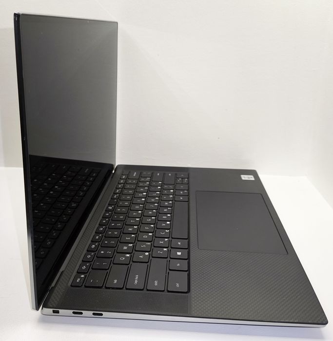 Dell Precision 5550 Графічна станція/15,6 4K Tuch/i7/32/T1000 DDR6 4Gb