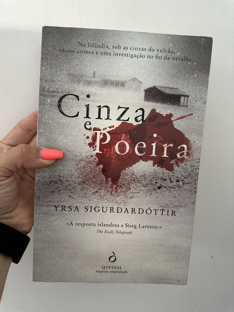 Livro Yrsa Cinza e Poeira