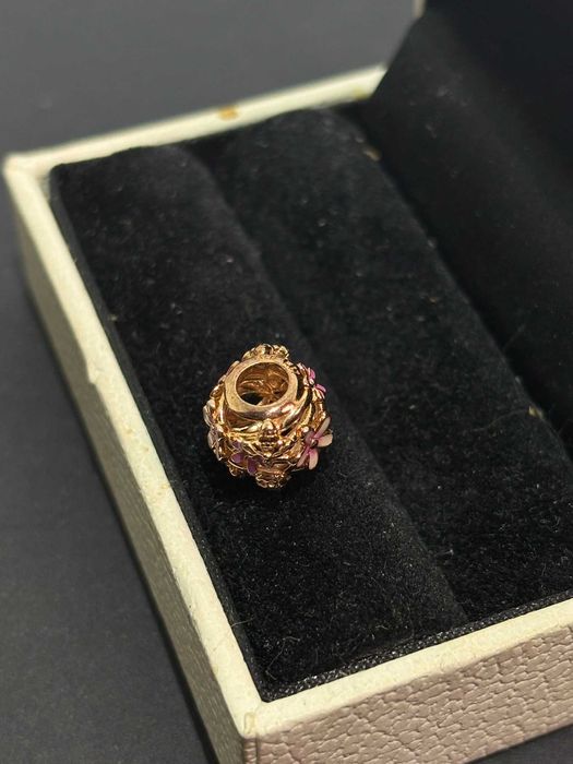 Zawieszka charms Pandora Różowa Ażurowa Stokrotka JAK NOWA!