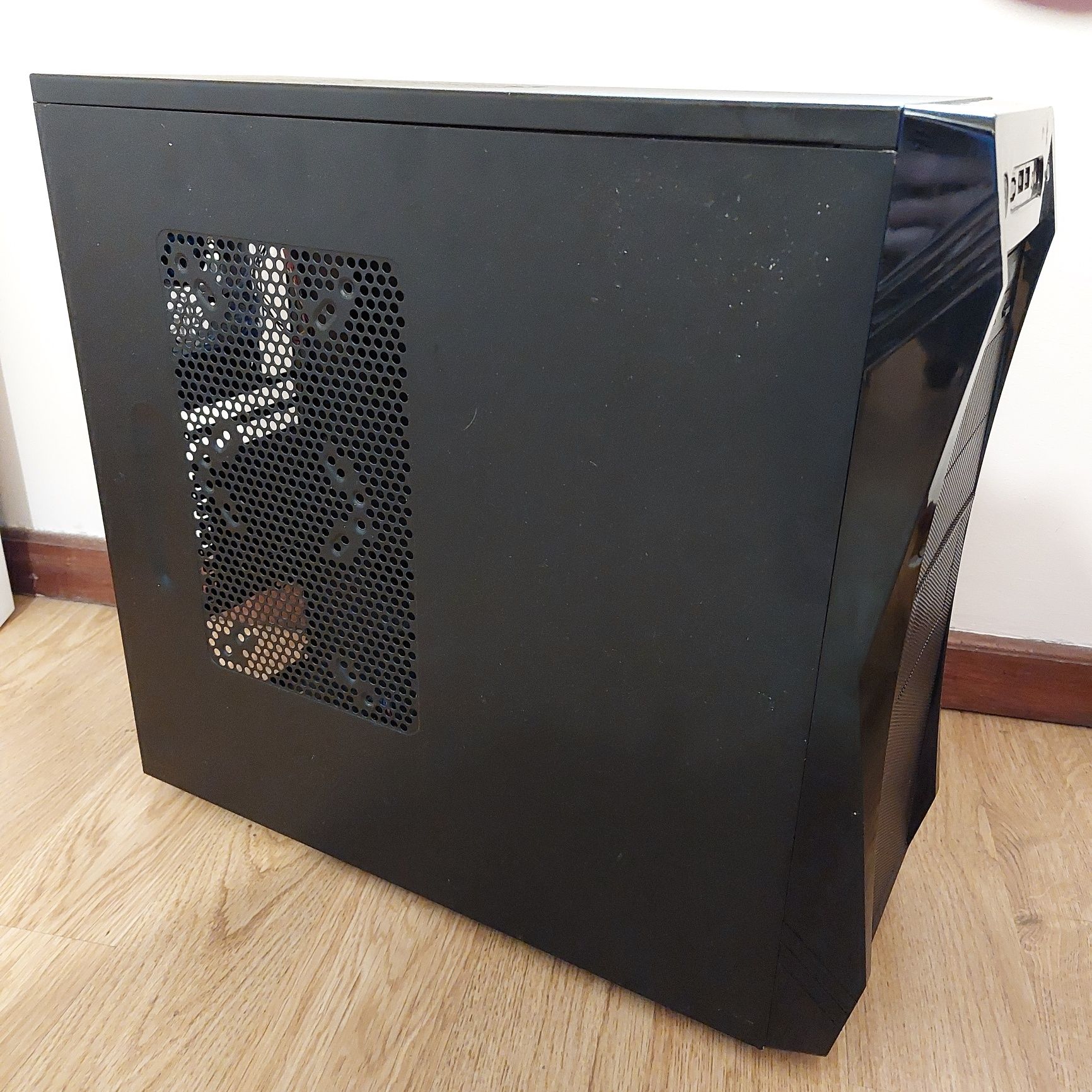 Caixa de Computador / Gabinete / Case
