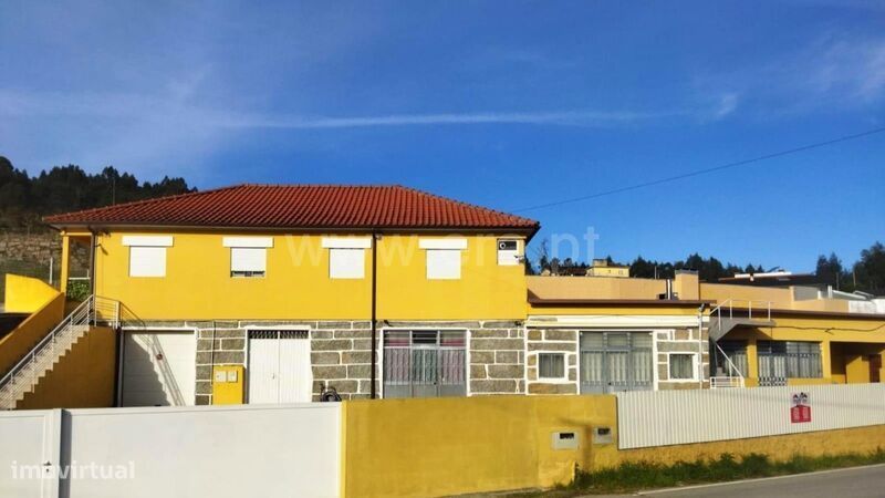 Moradia T5 / Castelo de Paiva, Sobrado e Bairros