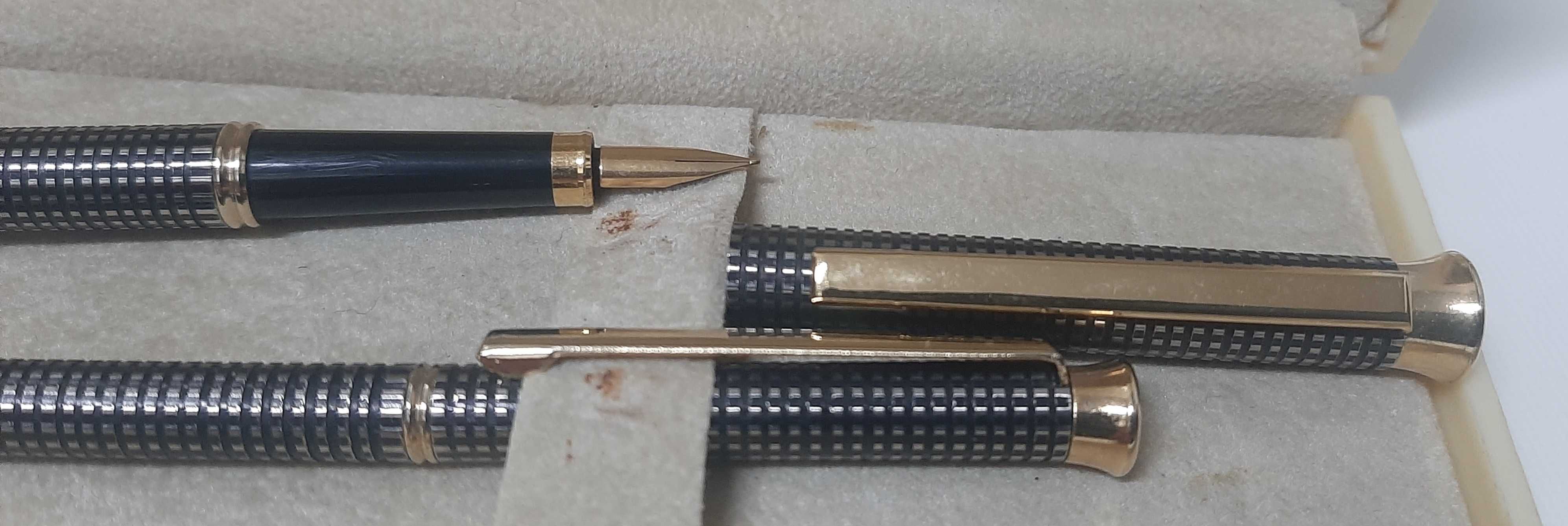 Conjunto de caneta de aparo e caneta Crest