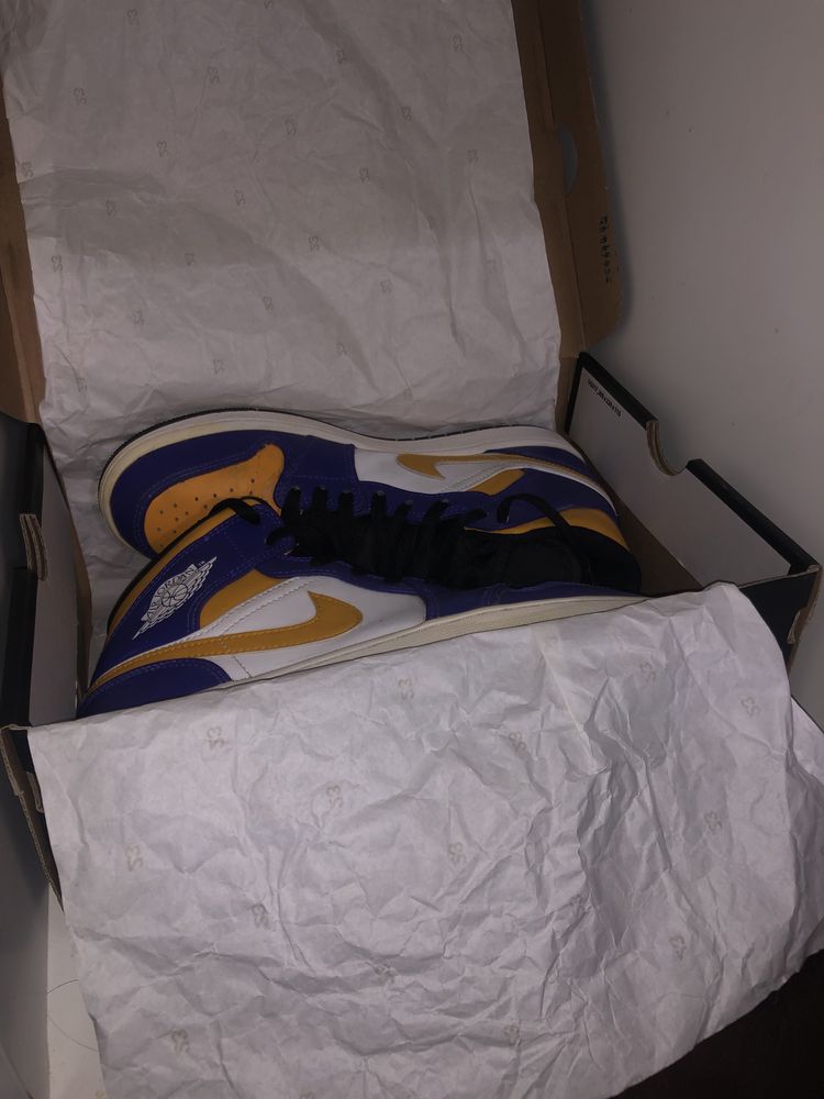 Air jordan 1 mid lakers