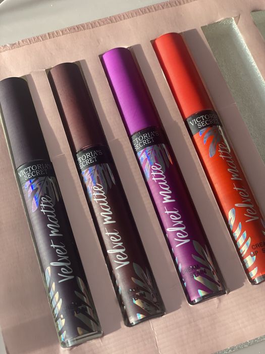 Матовые блески для губ Victoria's Secret