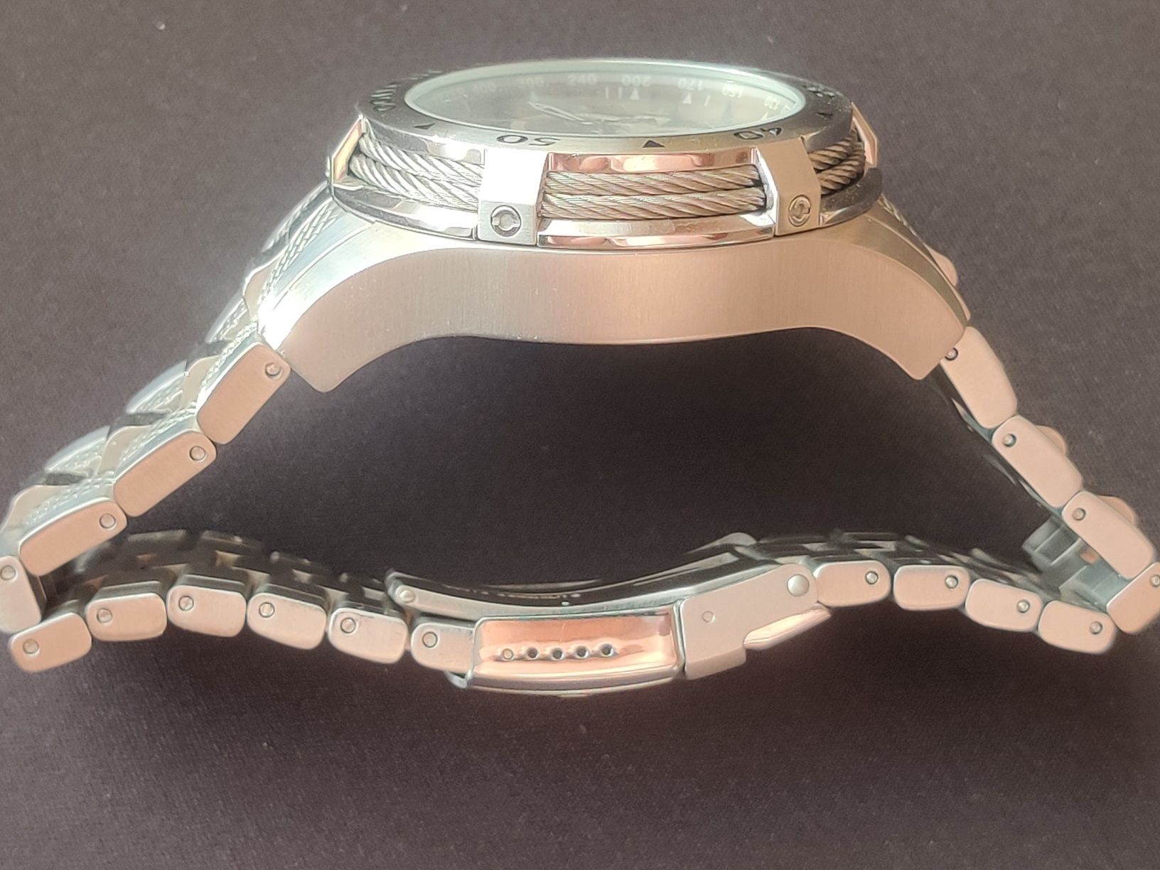 Часы швейцарские INVICTA Reserve Bolt 11599 Swiss Made.