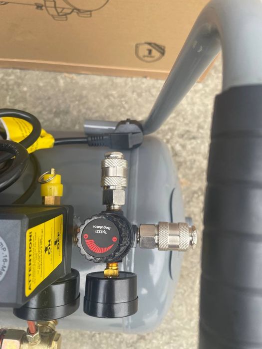 Компресор INTERTOOL PT-0007 50 л, 3,0 кВт, 220 В, 10 атм, 420 л/мин