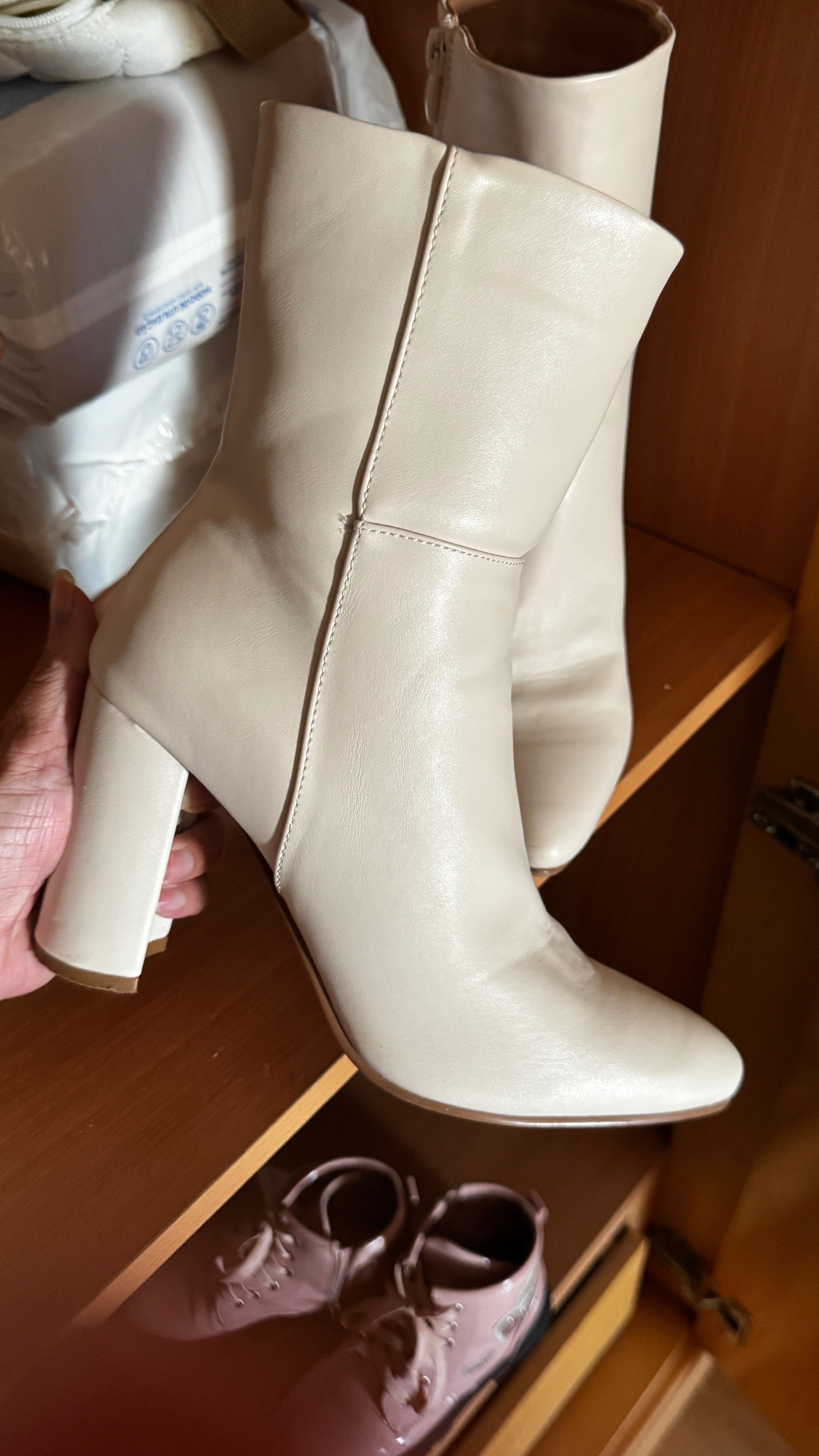 Bota  cano curto Off